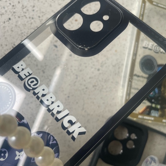 iPhone 12 cases - Picture 3 of 5